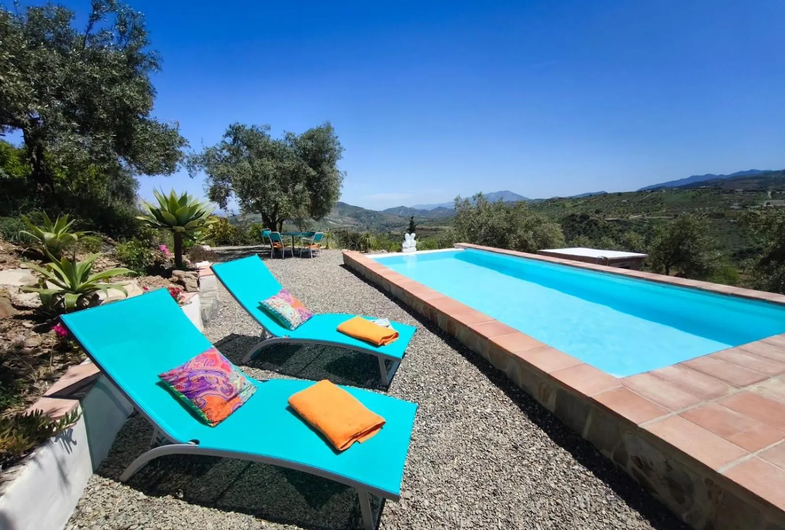Kuenstlerhaus Finca Madreselva Mit Atemberaubenden Weitblick Mit Infinitypool, Kleinen Teichen Und Vielen Sitzplaetzen In Tolox Malaga Im Nationalpark Sierra De Las Nieves, Ideal Fuer Entspannung, Aber Auch Zum Wandern 0*,  Spain