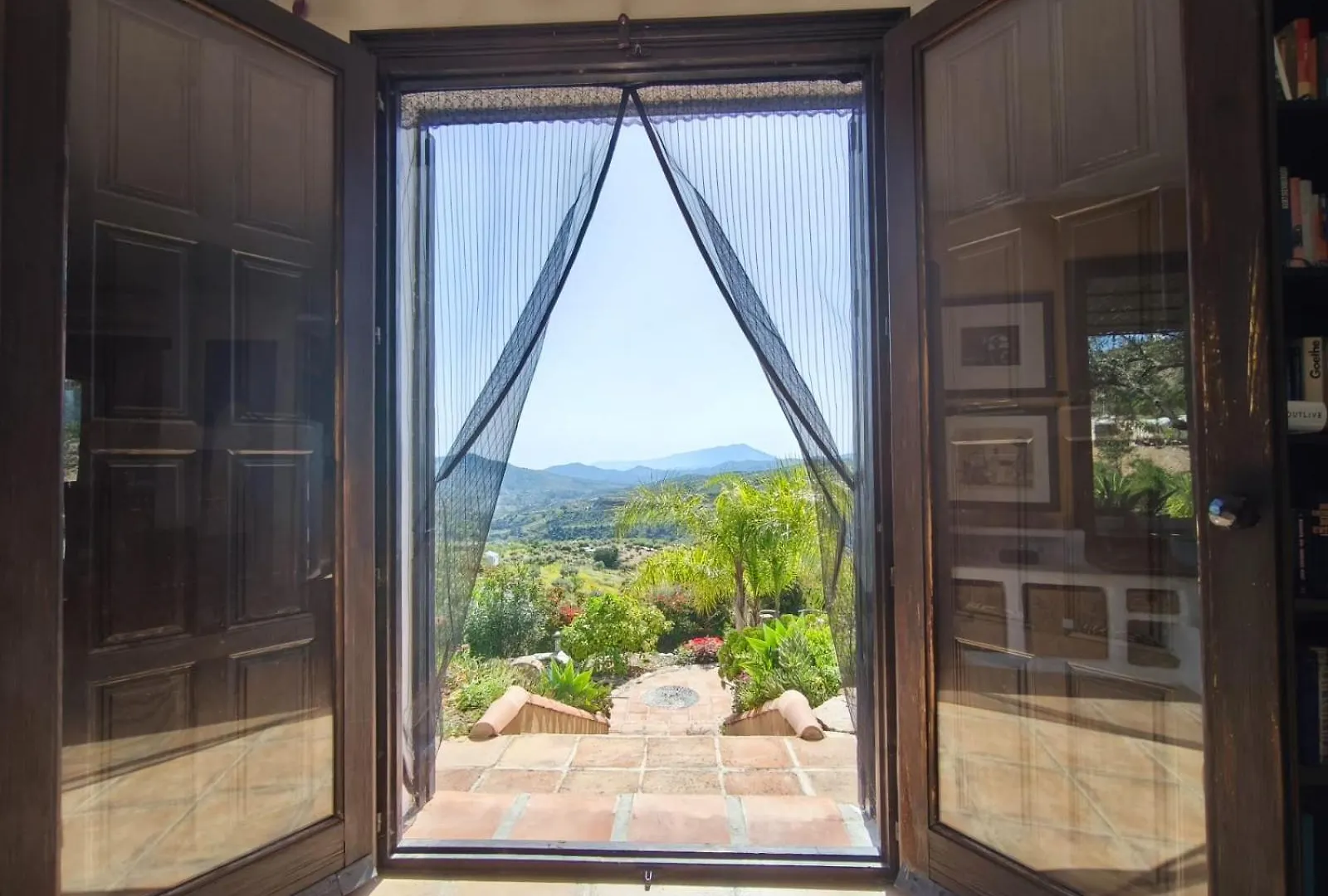 Kuenstlerhaus Finca Madreselva Mit Atemberaubenden Weitblick Mit Infinitypool, Kleinen Teichen Und Vielen Sitzplaetzen In Tolox Malaga Im Nationalpark Sierra De Las Nieves, Ideal Fuer Entspannung, Aber Auch Zum Wandern Spain